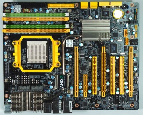 DFI LanParty UT 790FX-M2R